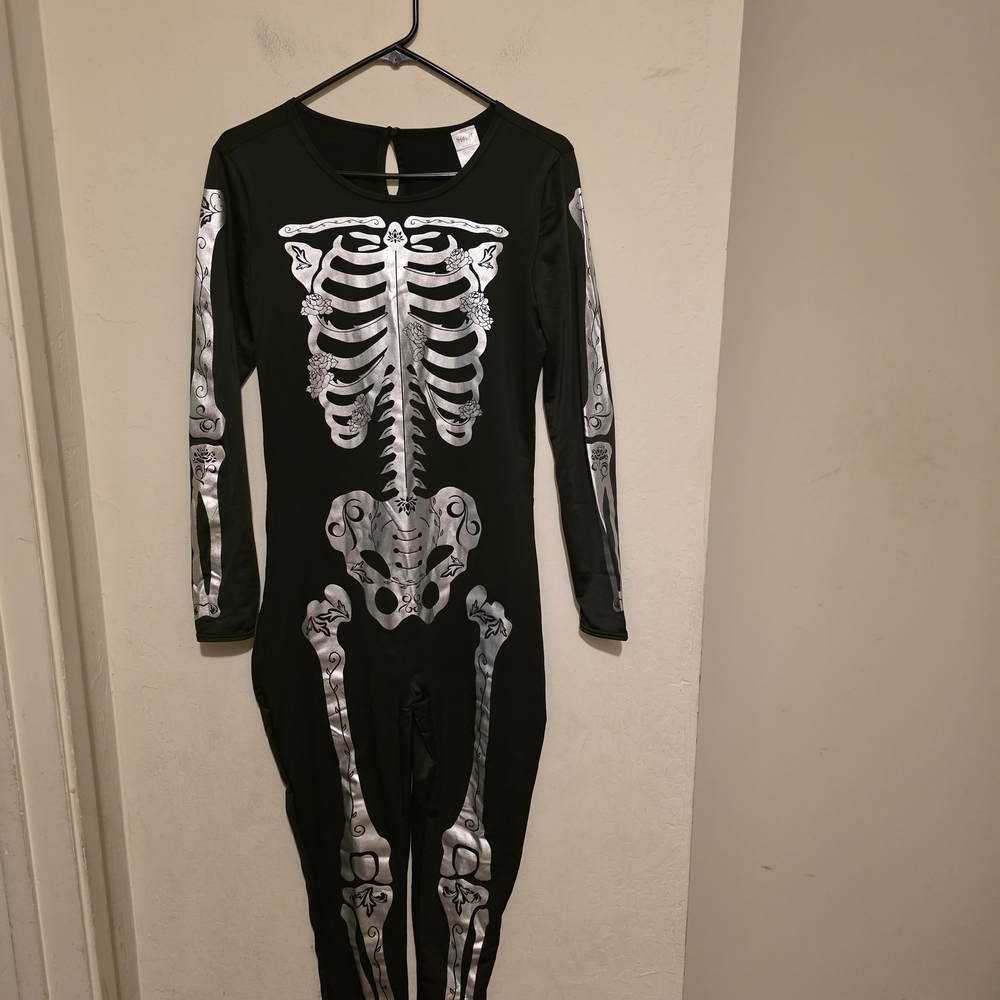 Spirit Black Costume with Silver Skeleton Design Size Large